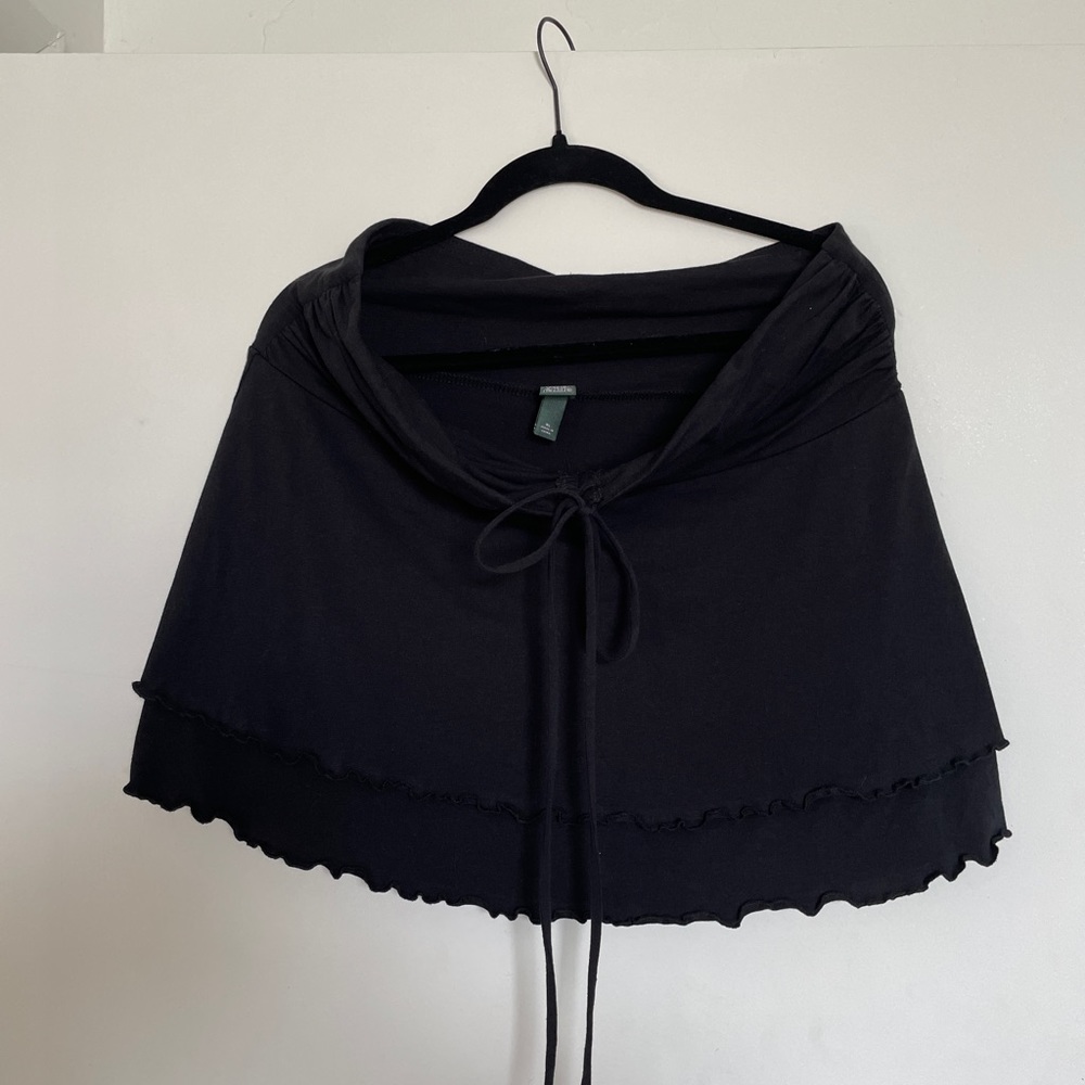 scalloped pool skirt